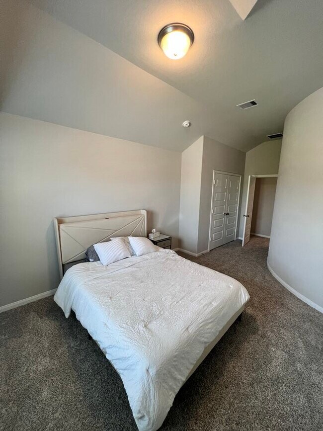 Building Photo - 21511 Pachino Ln