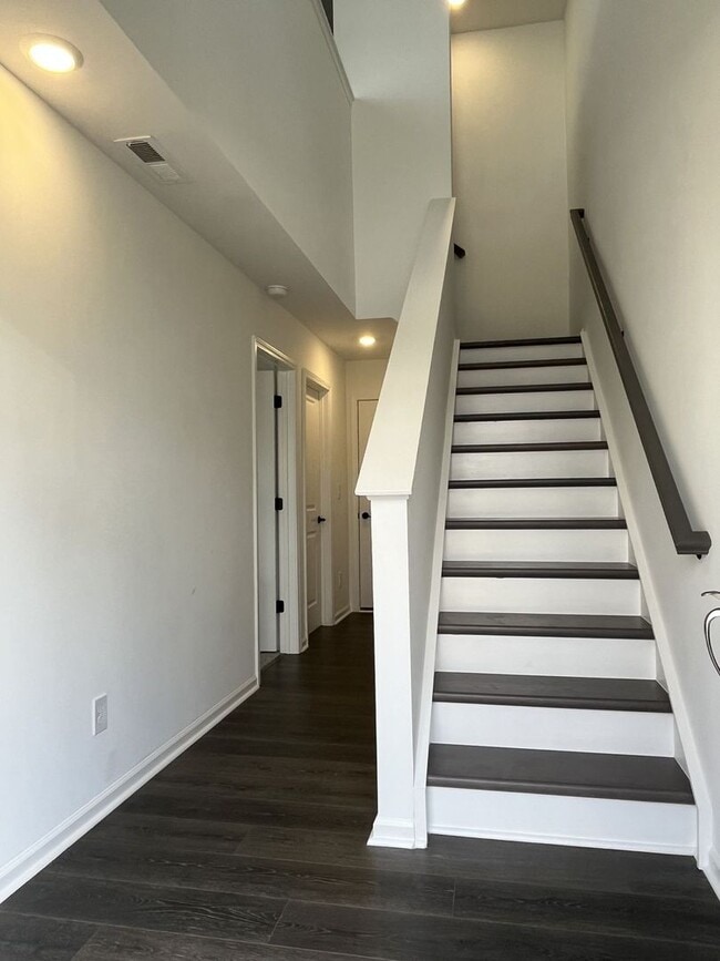 Building Photo - Brand New 4 Bed Townhome in North Charlotte!