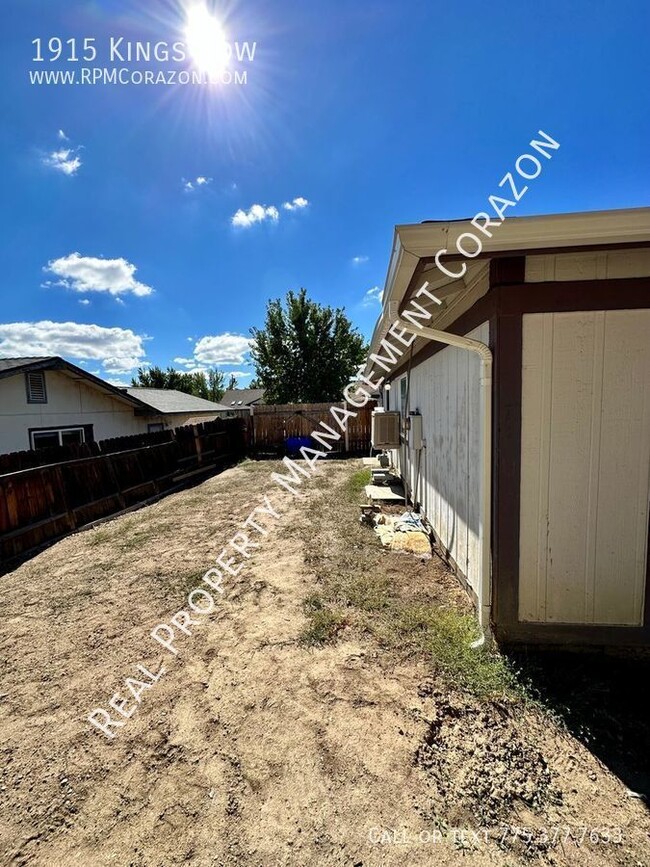 Building Photo - 4 bedroom 3 full bathroom house