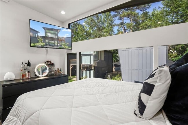 Building Photo - 3120 Godby Rd