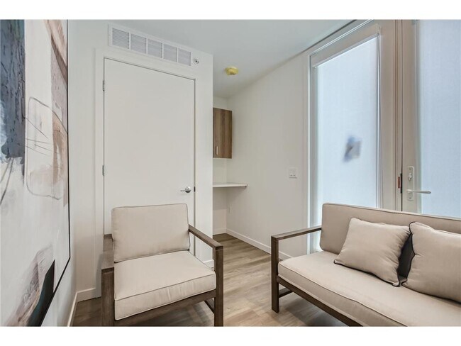 Building Photo - 4 West Dr