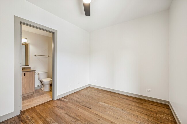Building Photo - 1337 W Estes Ave