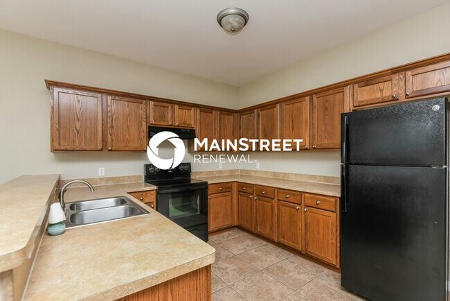 Building Photo - 3 Bedroom Pet-Friendly Home in Crowley, TX with Main Street Renewal