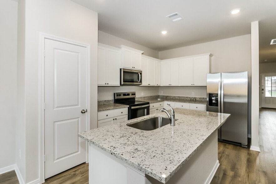 Building Photo - 7523 Tipton Meadow Way