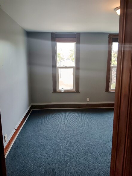 Building Photo - 126 Putnam St SW