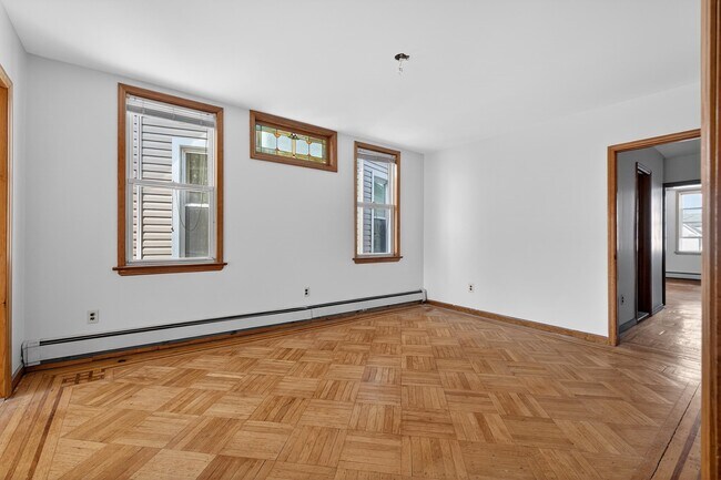 Building Photo - 55 W 5th St