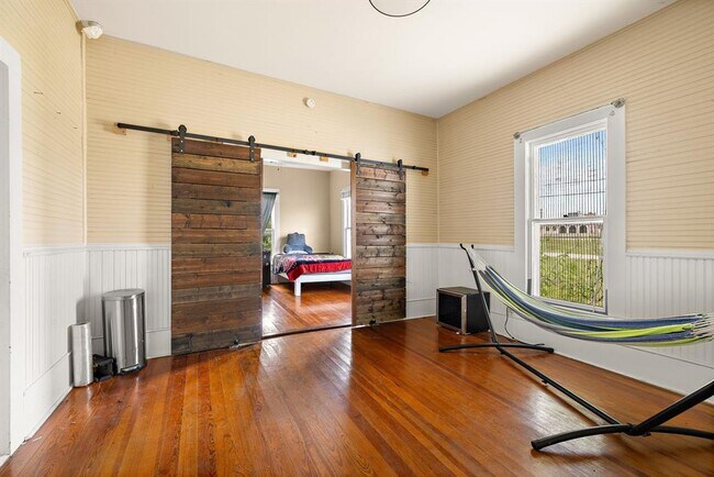 Building Photo - 103 E Willis St