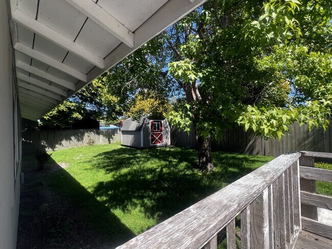 Building Photo - 3211 Alice Ave