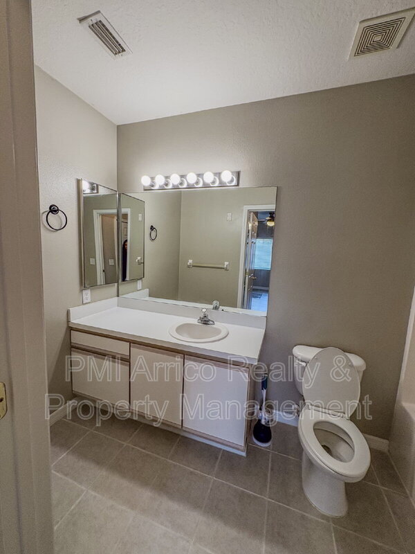 Building Photo - 6019 Portsdale Pl