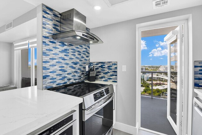 Building Photo - 2701 N Ocean Blvd