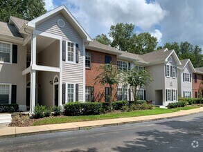 Building Photo - 3BR/2BA Condo in Haile Plantation - Availa...