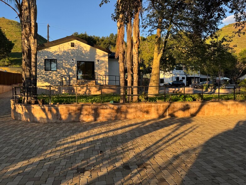 Building Photo - 9859 Foothill Blvd