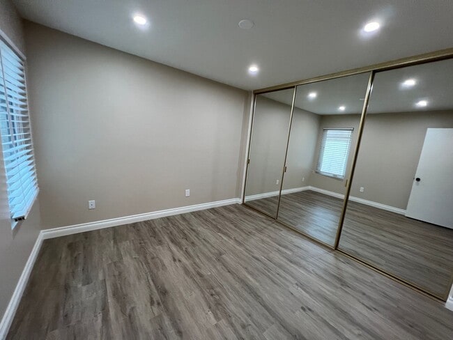 Building Photo - Very Updated Newport Home in Leisure Village