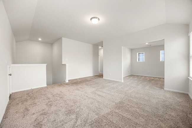 Building Photo - 2226 Royal Ann Wy