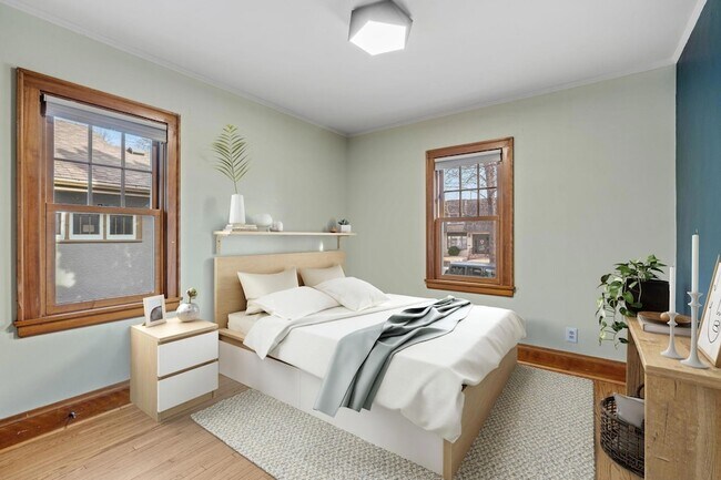 Building Photo - 2300 NE McKinley St