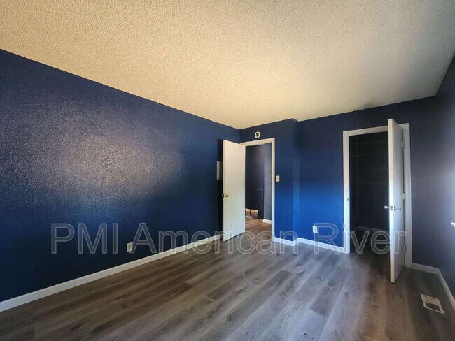 Building Photo - 10 La Pera Ct