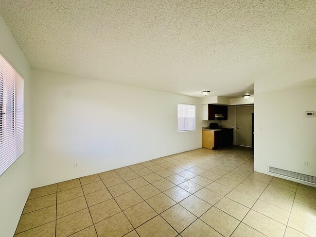 Building Photo - $300 OFF Move In Special! 2 Bedroom with W...