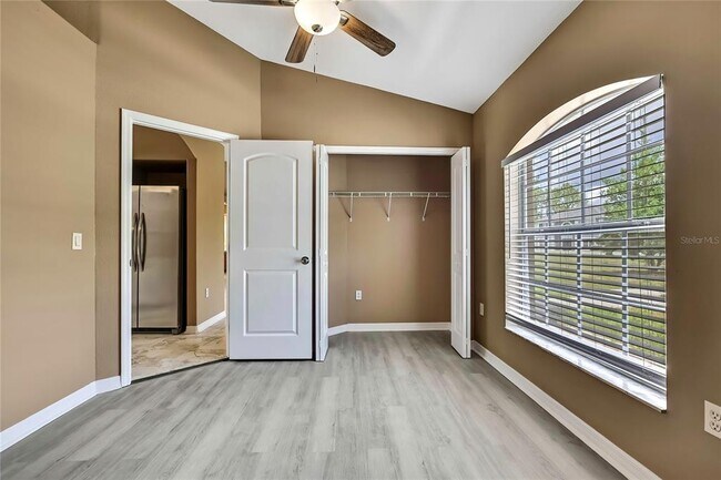 Building Photo - 12320 Papercraft Ave