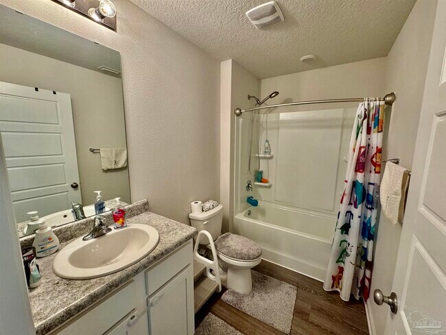 Building Photo - 914 Lovebird Ct