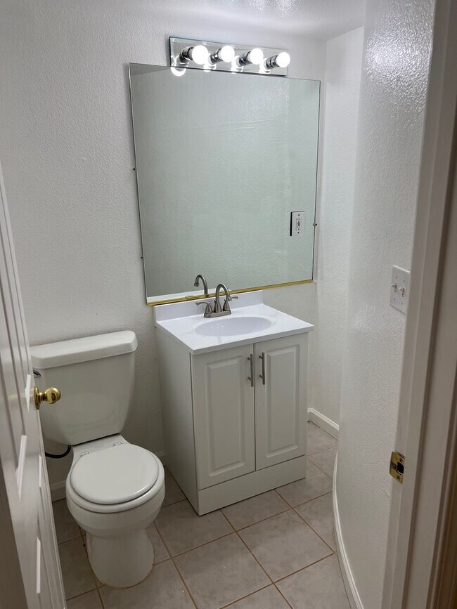Building Photo - CAMPBELL - Executive 5 bedroom home in a desirable neighborhood