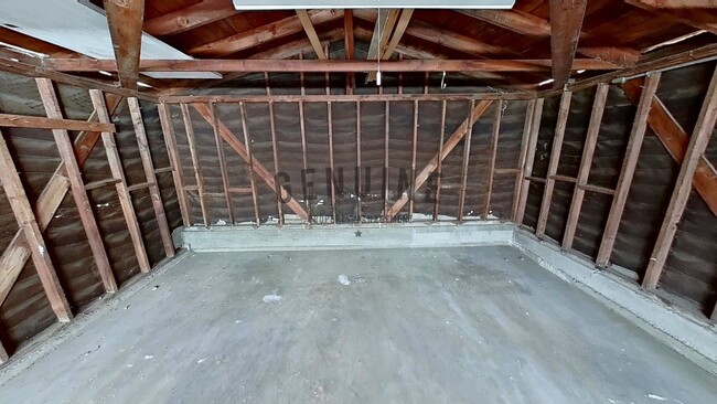 Building Photo - Large 4 Bedroom House in Fullerton - 2 Car...