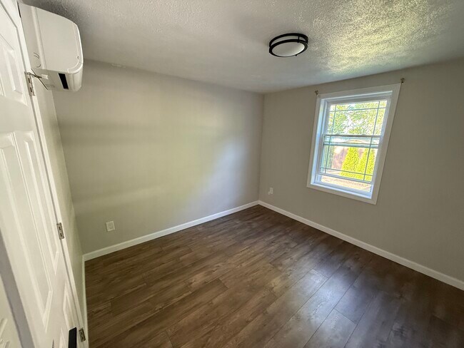 Building Photo - James Apt