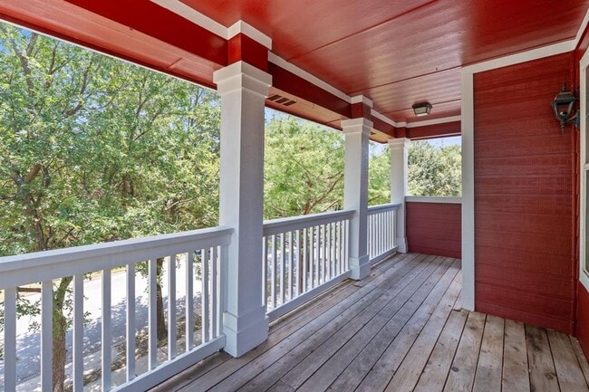 Building Photo - 149 Steele