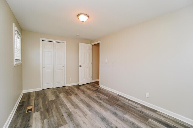 Building Photo - 357 Amesbury Dr