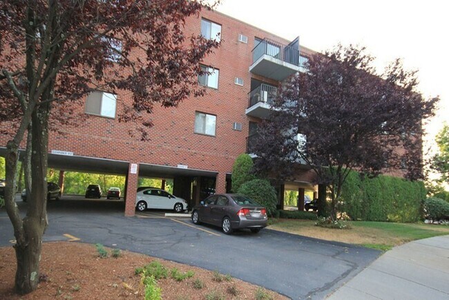 Building Photo - 209 Riverview Ave