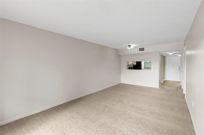 Building Photo - 5200 NW 31st Ave