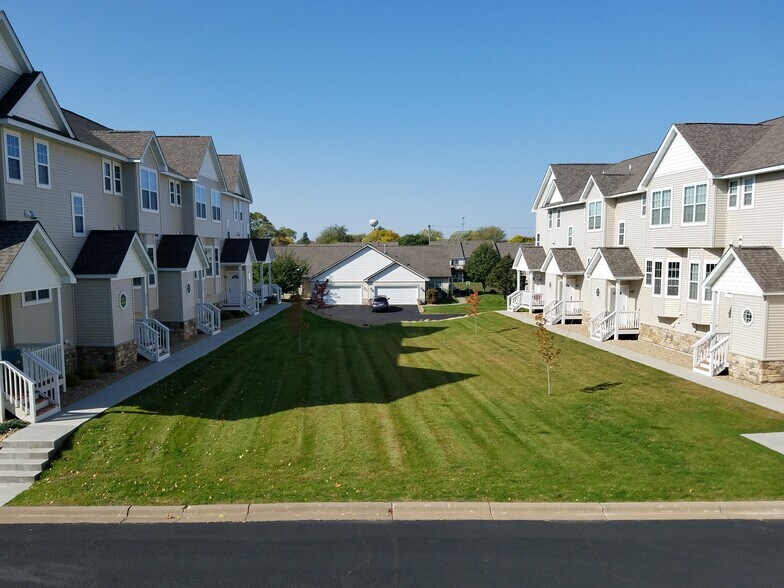 Green space from balcony - 2407 Foxglove Cir