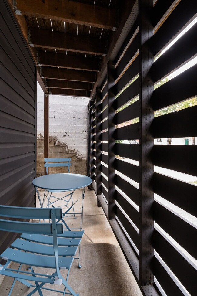 Building Photo - 1616 NW Northrup St