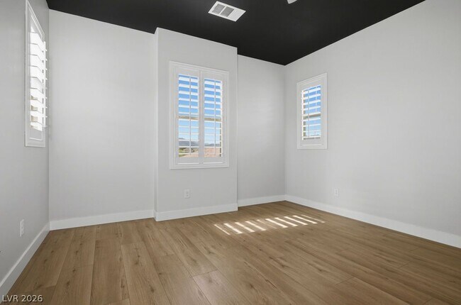 Building Photo - 10327 Parkview Mountain Ave