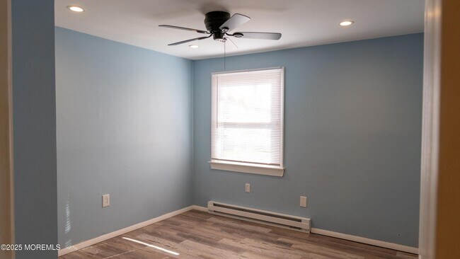 Building Photo - 6 Reno Ct