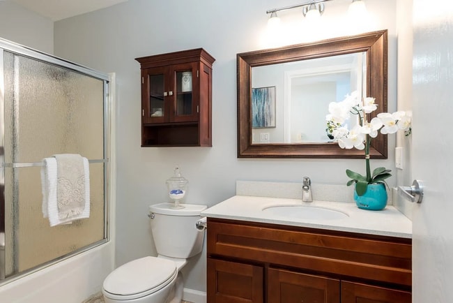 Building Photo - Centrally located one bedroom condo that w...