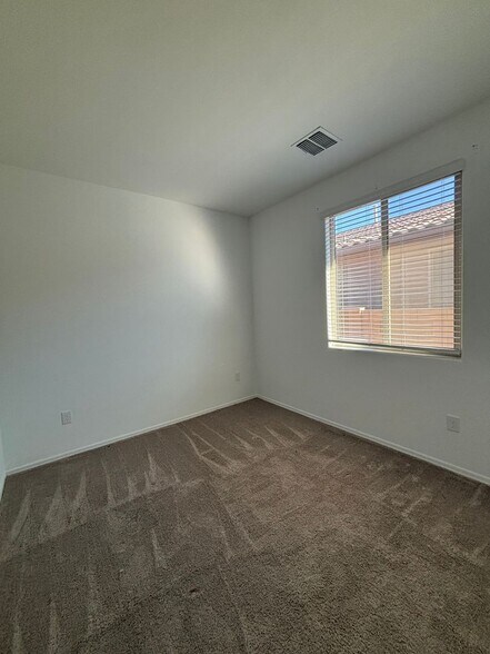 Building Photo - 21334 E Treasure Rd