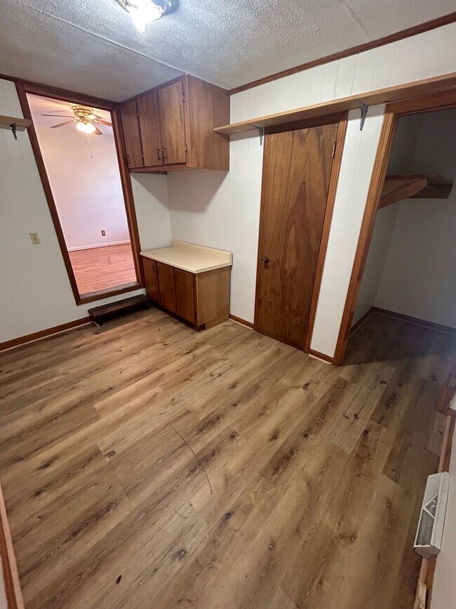 Building Photo - 3/2 House in Jamestown/Lindale $1,495