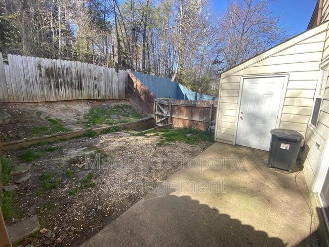 Building Photo - 108 Kings Mill Dr