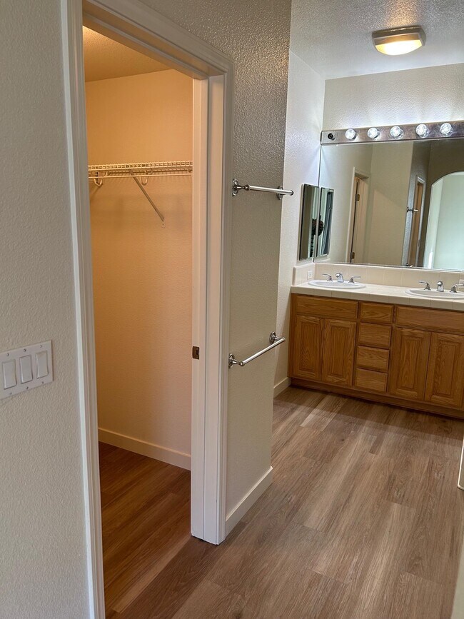 Building Photo - 4146 Clarinbridge Cir