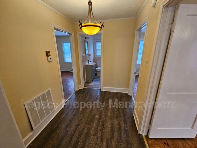 Building Photo - 102 Allen Ruffin Ave