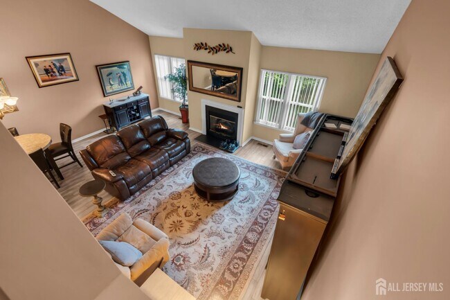 Building Photo - 492 Bayberry Ct