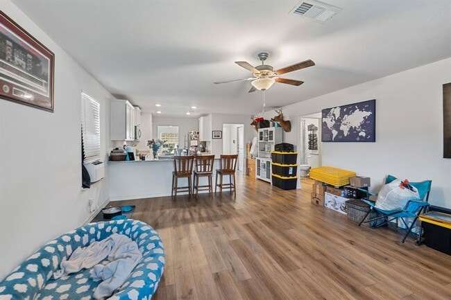 Building Photo - 113 Stratton Ln