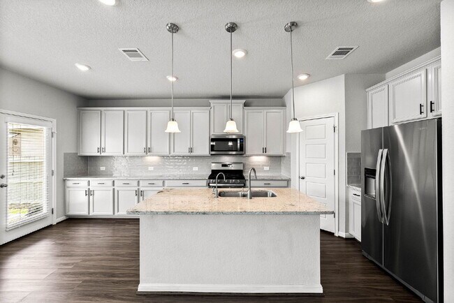 Building Photo - Beautifully Upgraded 3-Bedroom Home for Re...