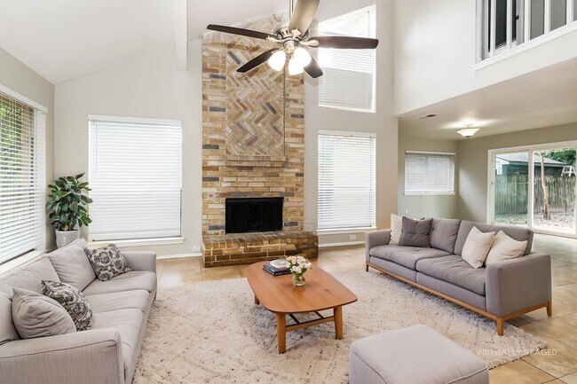 Building Photo - 2322 Piddler Dr