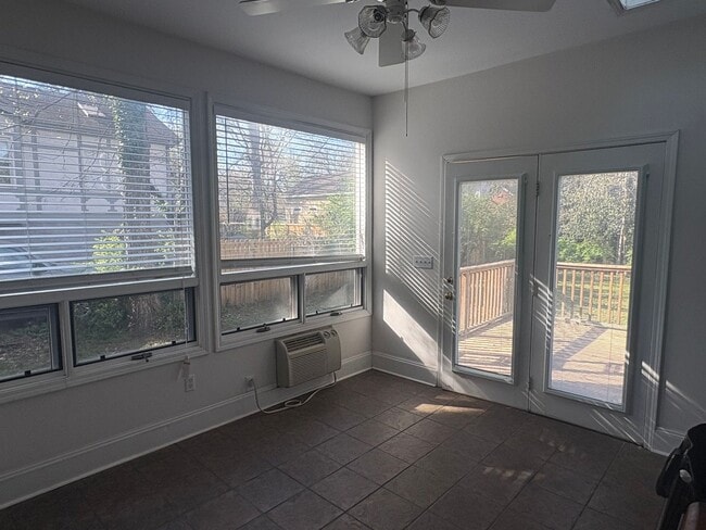 Building Photo - 5BR/2.5 Bath in Prime 12 South | Park-Facing | Two Sunrooms | Walkable Luxury Living