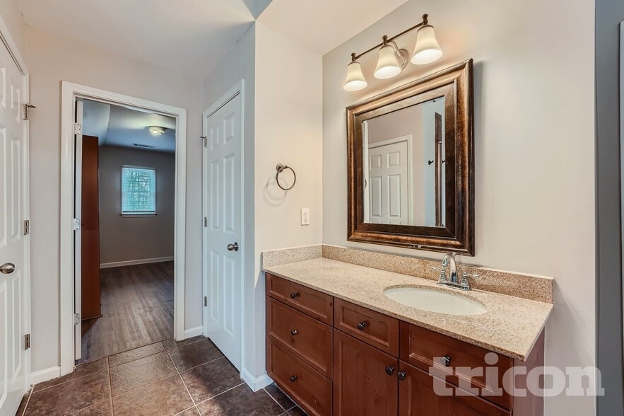 Building Photo - 6660 Granite Gate Pass