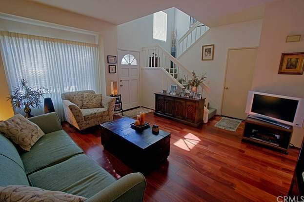 Building Photo - 39 Goldenrod-