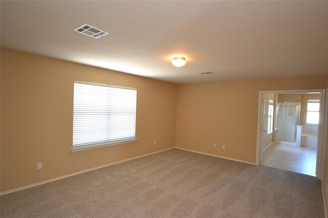 Building Photo - 400 Washington Square Dr