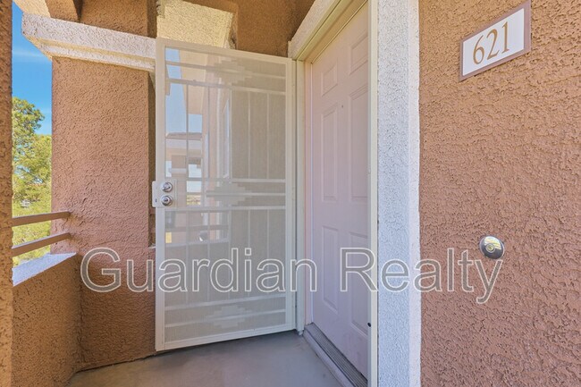 Building Photo - 830 Carnegie St