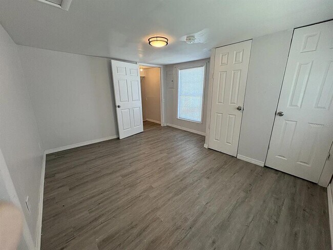 Building Photo - 227 Marveline Dr